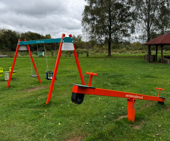 Projekty / „Projekt je podporený z rozpočtu 7 Prešovského samosprávneho kraja“ - Detské ihrisko na 