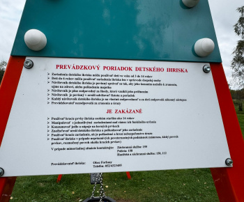 Projekty / „Projekt je podporený z rozpočtu 7 Prešovského samosprávneho kraja“ - Detské ihrisko na 