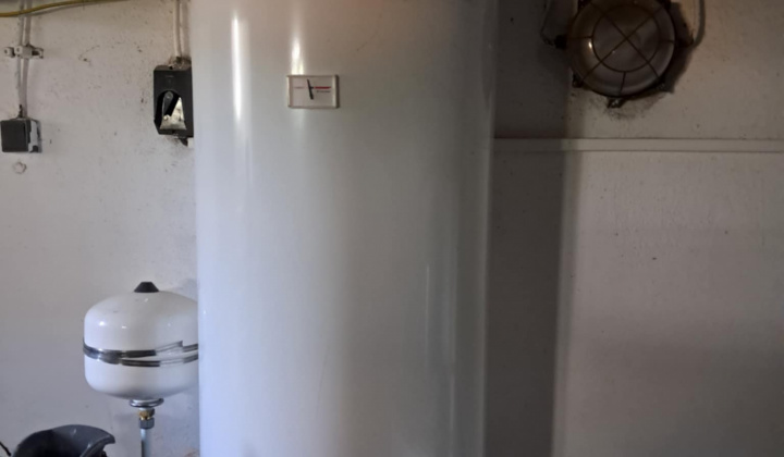 Maľovanie spálne, chodby, výmena plynové kotla 2025/2026