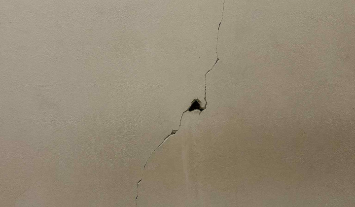 Maľovanie spálne, chodby, výmena plynové kotla 2025/2026