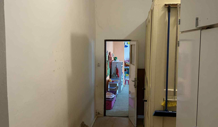 Maľovanie spálne, chodby, výmena plynové kotla 2025/2026