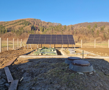 Projekty / Projekt realizovaný finančnou podporou vlády Slovenskej republiky ’’Inštalácia fotovoltaiky na prevádzkovú budovu ČOV’’ - foto