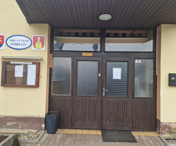 Projekty / Projekt realizovaný s finančnou podporou  Ministerstva financií Slovenskej republiky - „Zvýšenie energetickej efektívnosti budovy kultúrneho domu a obecného úradu“ - foto