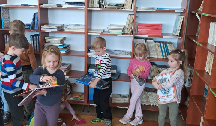Návšteva knižnice v ZŠ s MŠ Hniezdne 2025/2026